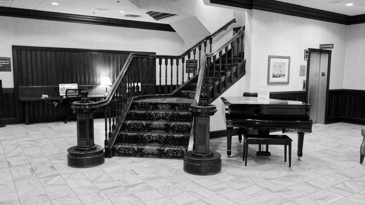 酒店订房系统移动端管理：手机查看房态与订单